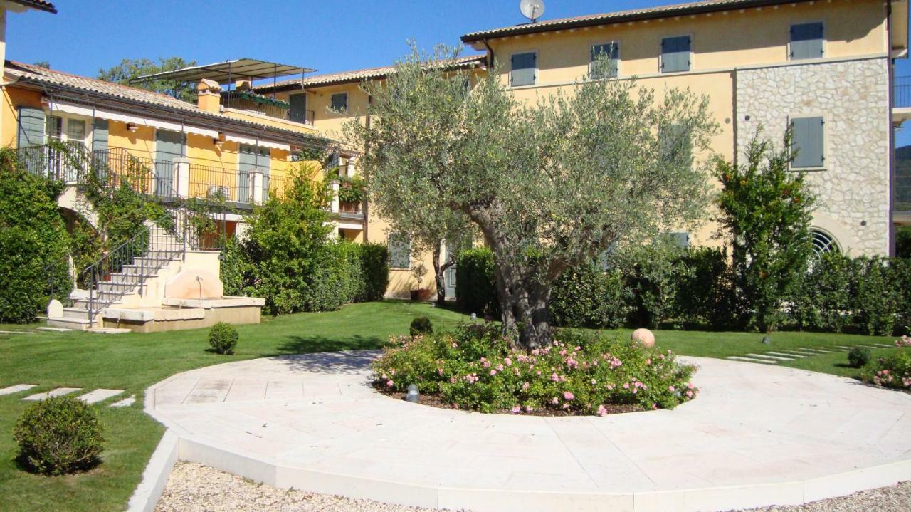 Corte Degli Ulivi Garda  Exteriör bild